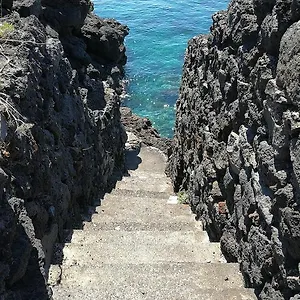 https://il-giardino-dei-limoni-aci-castello.catania-hotels.net